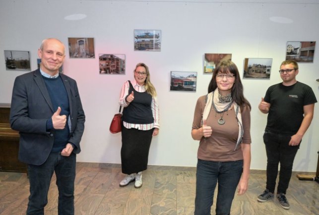 Eibenstocks Bürgermeister Uwe Staab, Ulrike Seidel vom Q-Stall, Kerstin Schreier vom Kunsthaus und Max Uhlig vom Kulturzentrum (v.li.) ziehen ein positives Resümee. Foto: Ralf Wendland